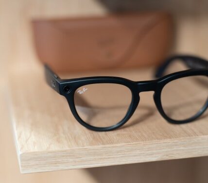 Meta Ray Ban Stories 01
