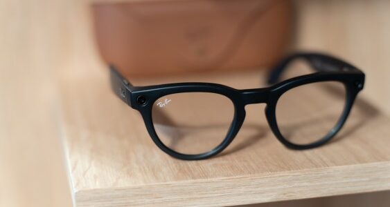 Meta Ray Ban Stories 01